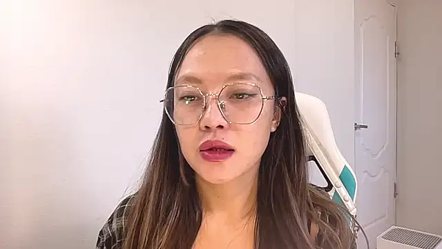 Risalynn online show from December 26, 3:49 am