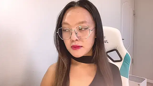 Risalynn online show from December 29, 3:44 am