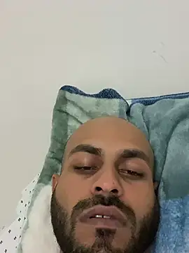 Snapshot of islandvybee55 chatting on December 11, 3:24 am islandvybee55 online show from December 11, 3:24 am