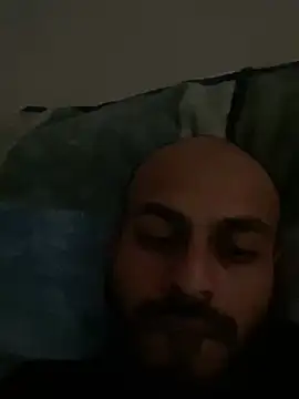 Snapshot of islandvybee55 chatting on December 15, 10:15 pm islandvybee55 online show from December 15, 10:15 pm