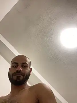 Snapshot of islandvybee55 chatting on December 17, 8:23 am islandvybee55 online show from December 17, 8:23 am