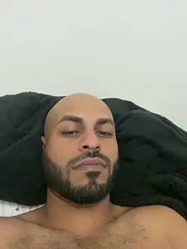 Snapshot of islandvybee55 chatting on December 22, 10:06 am islandvybee55 online show from December 22, 10:06 am