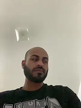 Snapshot of islandvybee55 chatting on December 29, 1:34 am islandvybee55 online show from December 29, 1:34 am