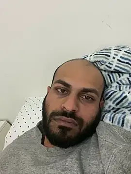 Snapshot of islandvybee55 chatting on January 11, 12:40 pm islandvybee55 online show from January 11, 12:40 pm