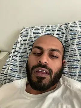 Snapshot of islandvybee55 chatting on January 12, 8:36 pm islandvybee55 online show from January 12, 8:36 pm