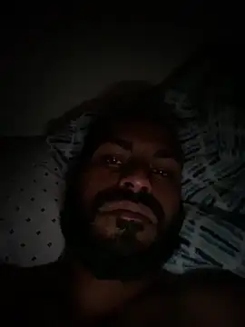 Snapshot of islandvybee55 chatting on February 10, 9:14 am islandvybee55 online show from February 10, 9:14 am