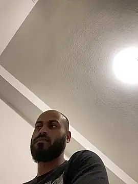 Snapshot of islandvybee55 chatting on March 9, 12:00 am islandvybee55 online show from March 9, 12:00 am