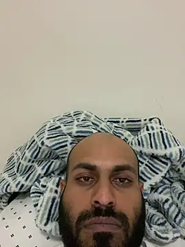 Snapshot of islandvybee55 chatting on March 9, 11:46 pm islandvybee55 online show from March 9, 11:46 pm