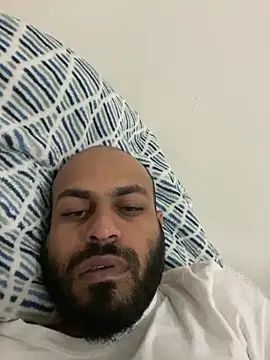 Snapshot of islandvybee55 chatting on March 10, 3:45 am islandvybee55 online show from March 10, 3:45 am