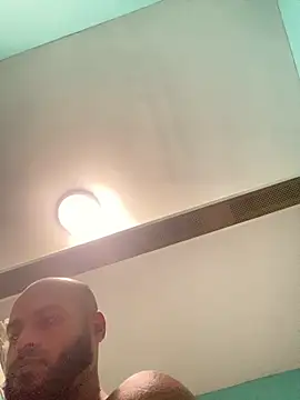 islandvybee55 online show from February 25, 4:05 pm