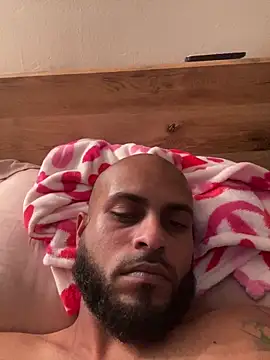 islandvybee55 online show from March 1, 1:07 am