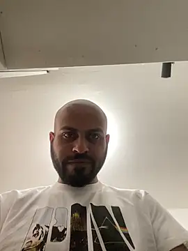 islandvybee55 online show from April 10, 4:12 pm