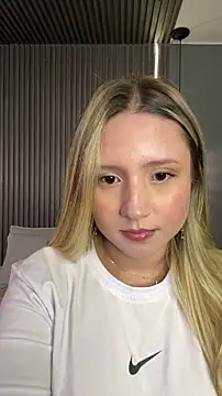 MiaPetit  online show from December 4, 8:50 pm