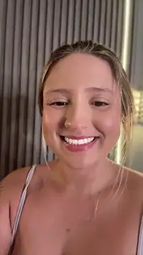 Snapshot of MiaPetit_ chatting on April 14, 7:42 pm MiaPetit online show from April 14, 7:42 pm