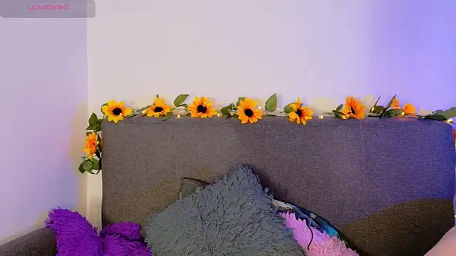 lunitaa0 online show from March 13, 4:08 am