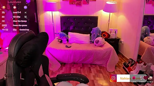 NahiaraEvans  online show from February 26, 3:27 am