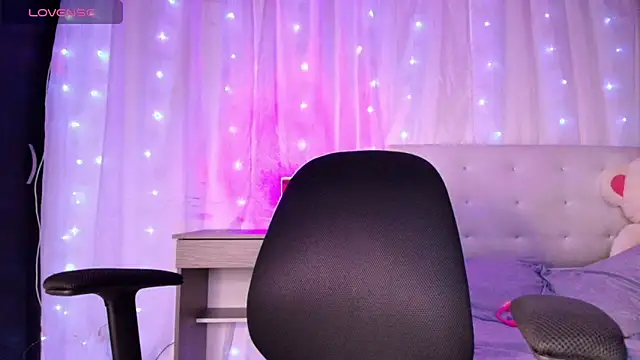 ivonjoness online show from April 8, 3:28 am