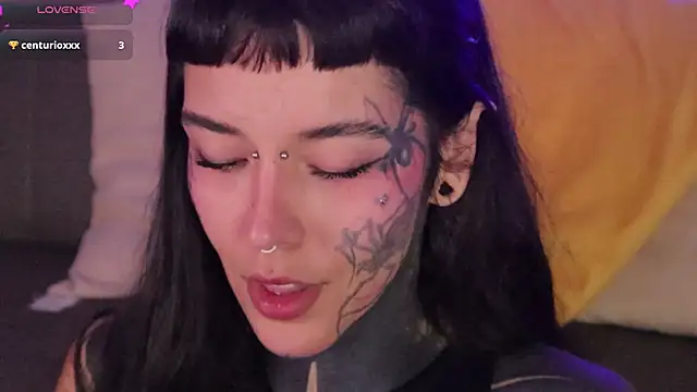 Snapshot of FairyFlexxxx chatting on February 4, 1:55 am FairyFlexxxx online show from February 4, 1:55 am