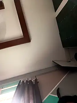 Snapshot of gym_lover076 chatting on October 27, 7:23 am gym lover076 online show from October 27, 7:23 am