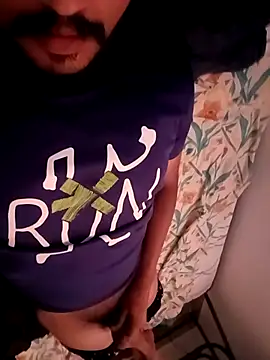 Snapshot of gym_lover076 chatting on February 27, 5:40 am gym lover076 online show from February 27, 5:40 am