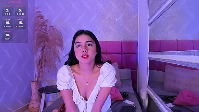 Snapshot of natalia_aguirre1 chatting on March 17, 12:46 pm natalia aguirre1 online show from March 17, 12:46 pm