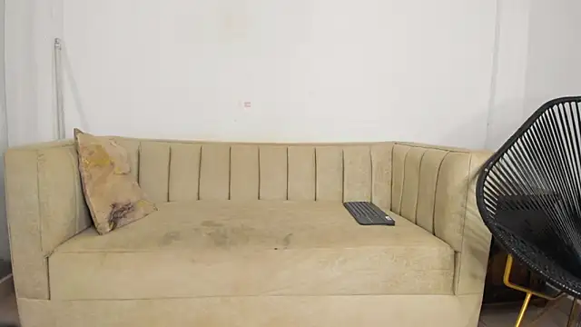 natalia aguirre1 online show from February 12, 12:00 pm