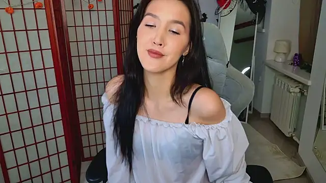 CarrieAmber online show from October 30, 1:45 pm