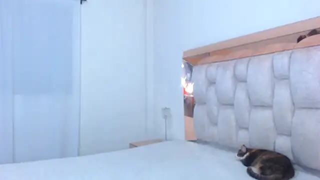 lolaperrys online show from December 13, 2:10 am