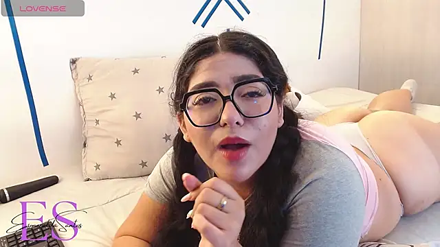 Snapshot of EsmeraldaSantoss chatting on December 21, 3:42 pm EsmeraldaSantoss online show from December 21, 3:42 pm