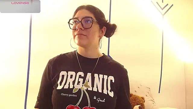 Snapshot of EsmeraldaSantoss chatting on December 29, 12:45 pm EsmeraldaSantoss online show from December 29, 12:45 pm