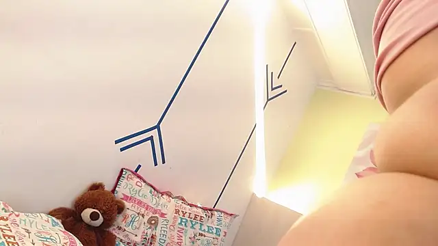 Snapshot of EsmeraldaSantoss chatting on January 29, 3:47 pm EsmeraldaSantoss online show from January 29, 3:47 pm