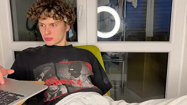 alyx garden online show from March 9, 4:44 pm