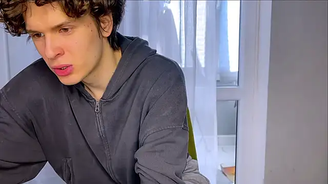 alyx garden online show from March 21, 8:08 am