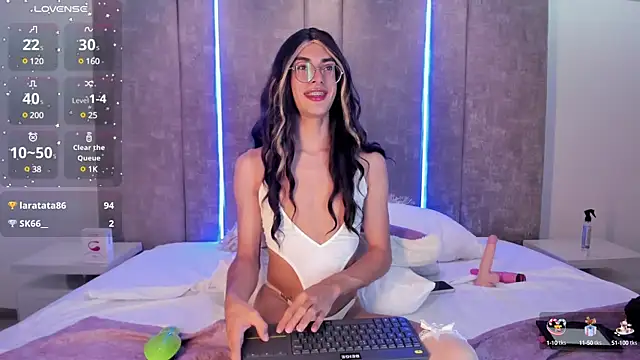 MaxiRogers online show from January 4, 10:45 pm