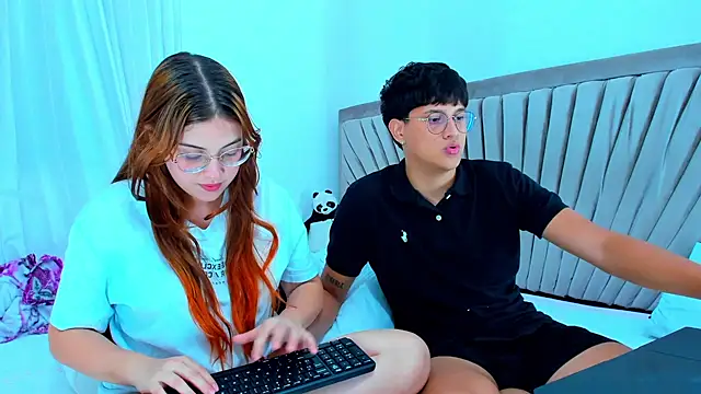 Snapshot of kittyandrick chatting on March 18, 2:25 am kittyandrick online show from March 18, 2:25 am