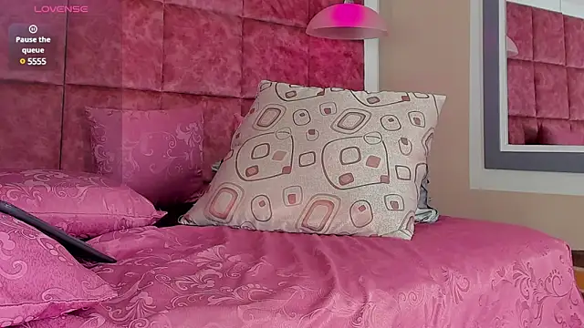 Drake Nassir4 online show from February 6, 5:40 pm