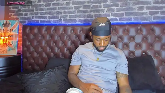 Drake Nassir4 online show from November 29, 3:59 pm