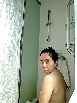 Snapshot of doggiepossession chatting on February 27, 6:40 am doggiepossession online show from February 27, 6:40 am