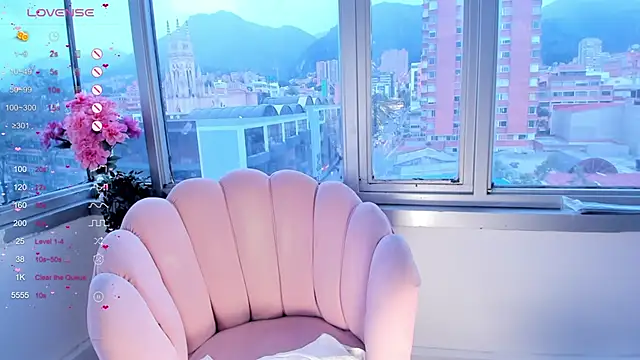 Snapshot of Megan_Lim chatting on December 23, 4:39 pm Megan Lim online show from December 23, 4:39 pm