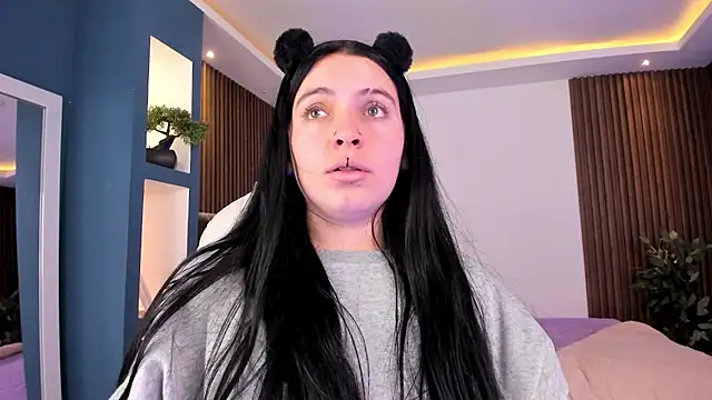 Snapshot of Lucy_Smith2 chatting on January 21, 8:30 am Lucy Smith2 online show from January 21, 8:30 am