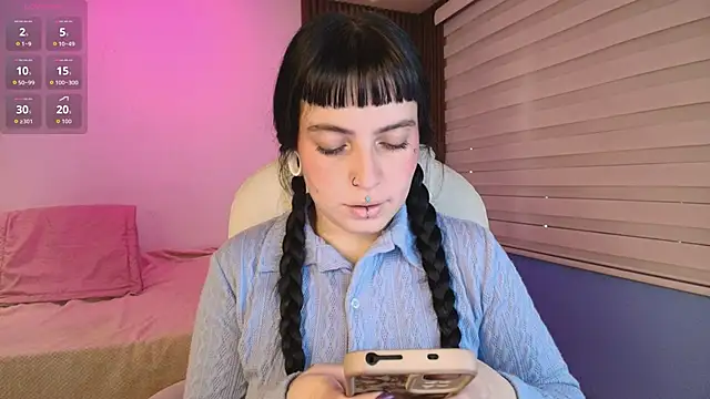 Snapshot of Lucy_Smith2 chatting on September 29, 7:51 pm Lucy Smith2 online show from September 29, 7:51 pm