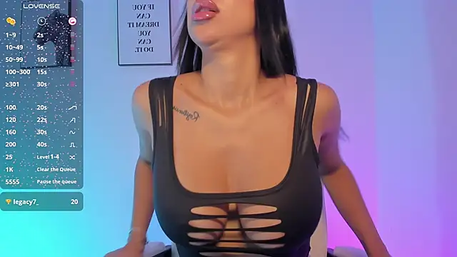 Emilyymilleer  online show from November 13, 5:01 pm