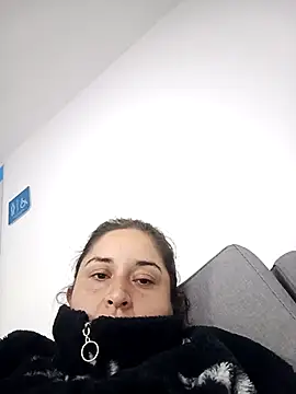 Snapshot of yajahil chatting on February 17, 7:49 am yajahil online show from February 17, 7:49 am