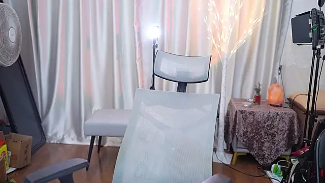 nono babyy online show from December 19, 1:45 am