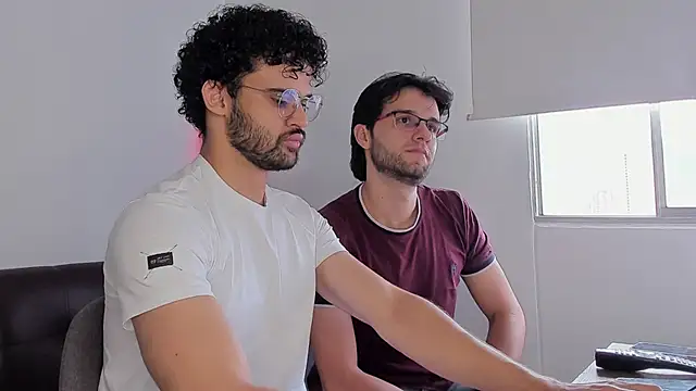 Snapshot of crisandrews chatting on September 10, 4:40 pm crisandrews online show from September 10, 4:40 pm