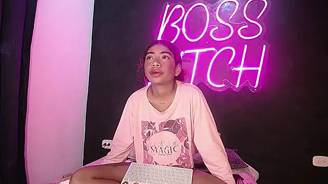 Snapshot of Anais__cooper_ chatting on December 1, 6:30 pm Anais cooper online show from December 1, 6:30 pm