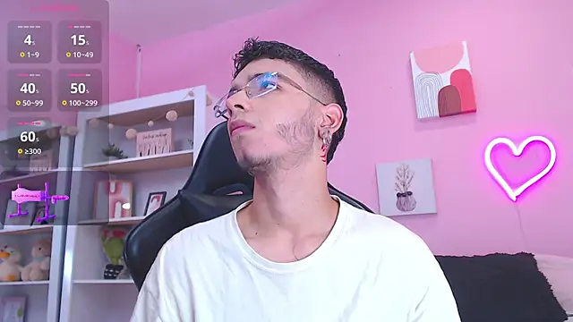 Ian Castillo  online show from January 16, 11:15 am