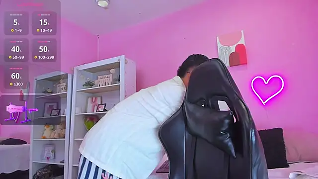 Ian Castillo  online show from February 22, 11:13 am