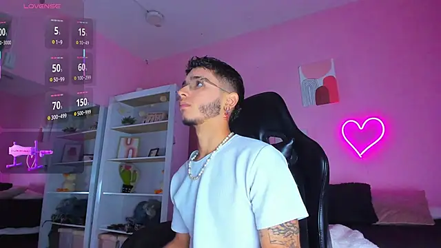 Ian Castillo  online show from March 13, 11:19 am