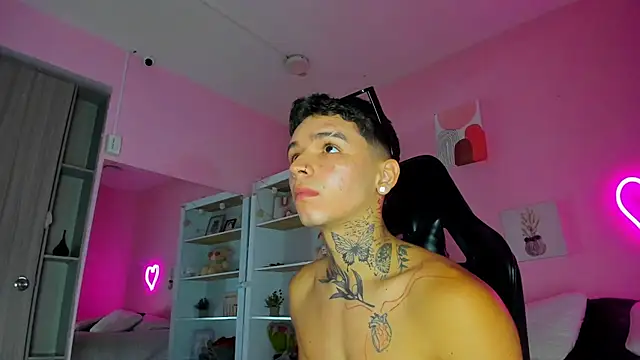 Ian Castillo  online show from September 23, 11:13 am